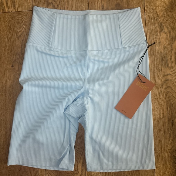Girlfriend Collective- high rise rib biker short. Retail $90 - Picture 3 of 6